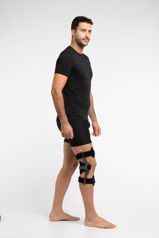 Swedish knee brace for genu-recurvatum control