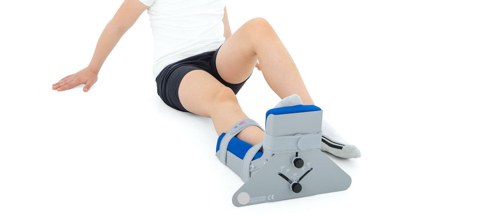 Attelle d'immobilisation du pied-cheville et éventuellement hanche pédiatrique