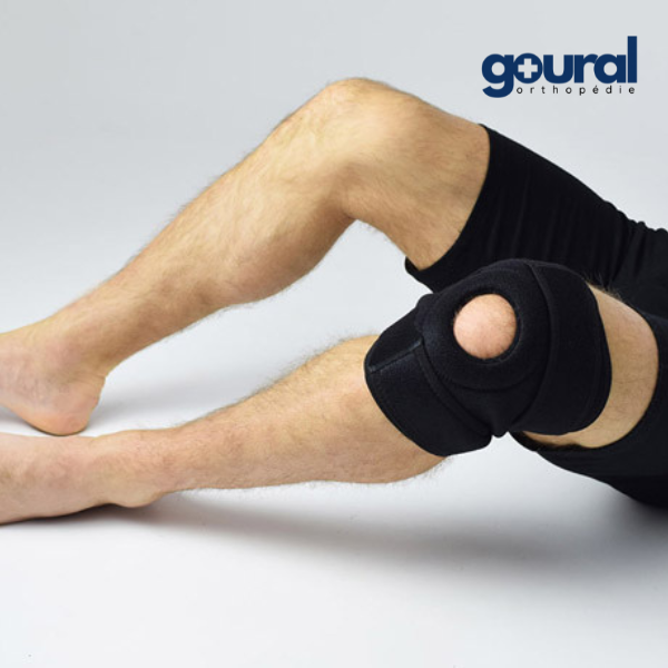 Knee brace with patellar centering and total opening