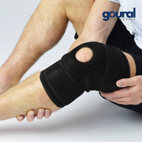 Knee brace with patellar centering and total opening