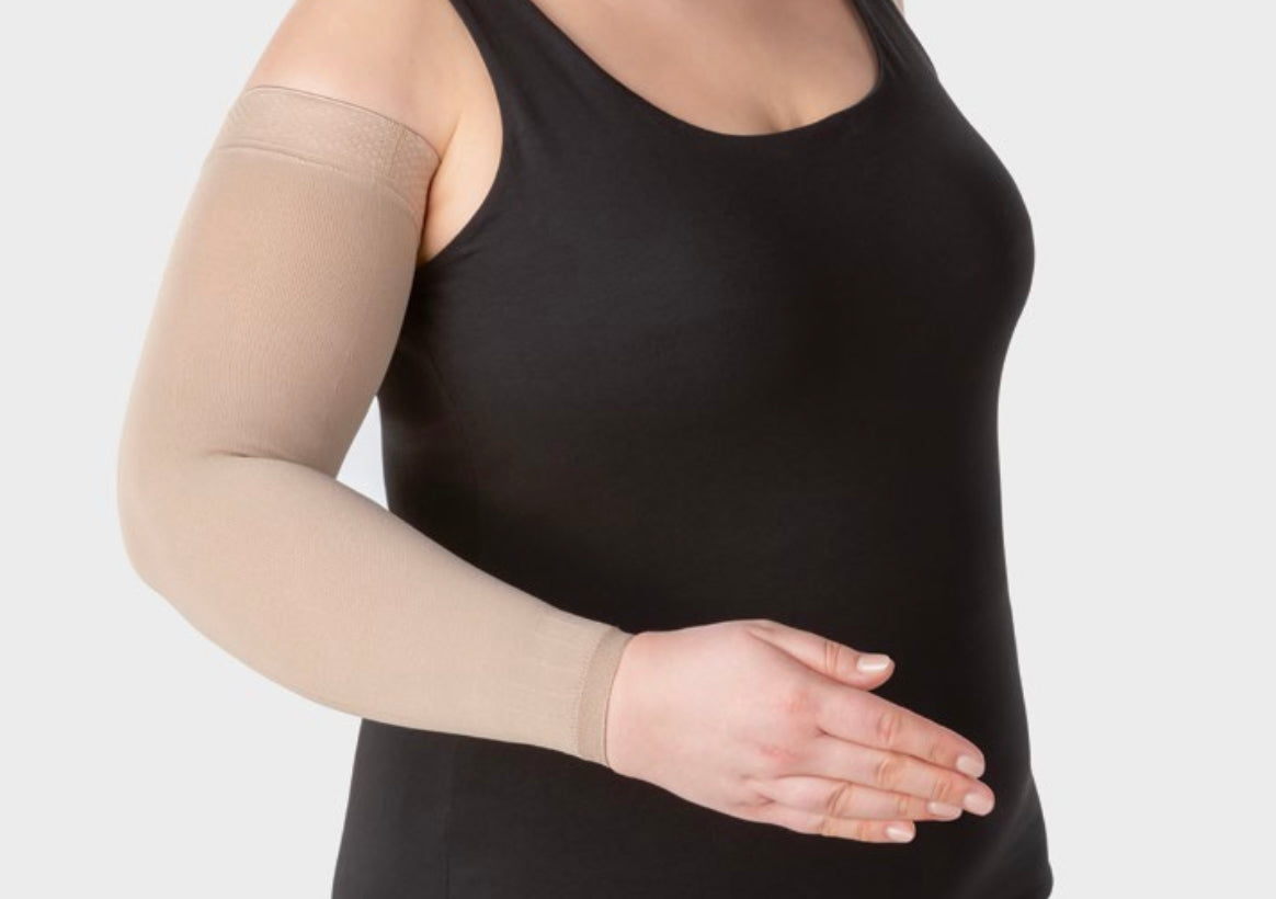 Manchon de compression sans main pour le traitement des lymphœdème des membres supérieurs