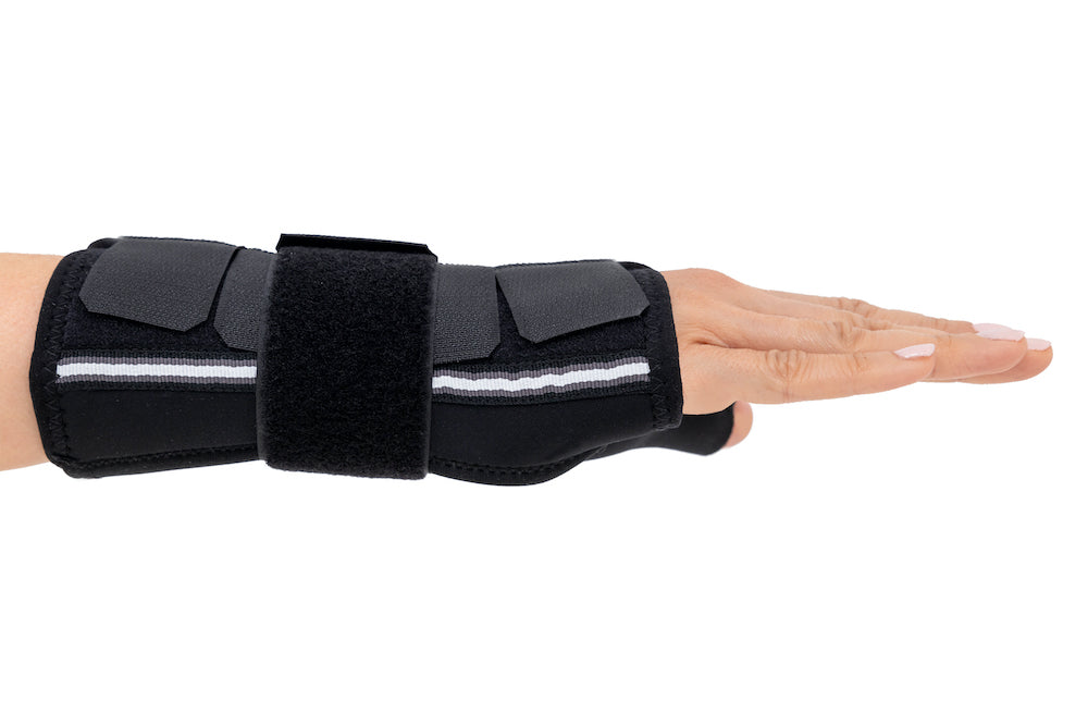 Orthèse d'immobilisation du poignet et de maintien du pouce
