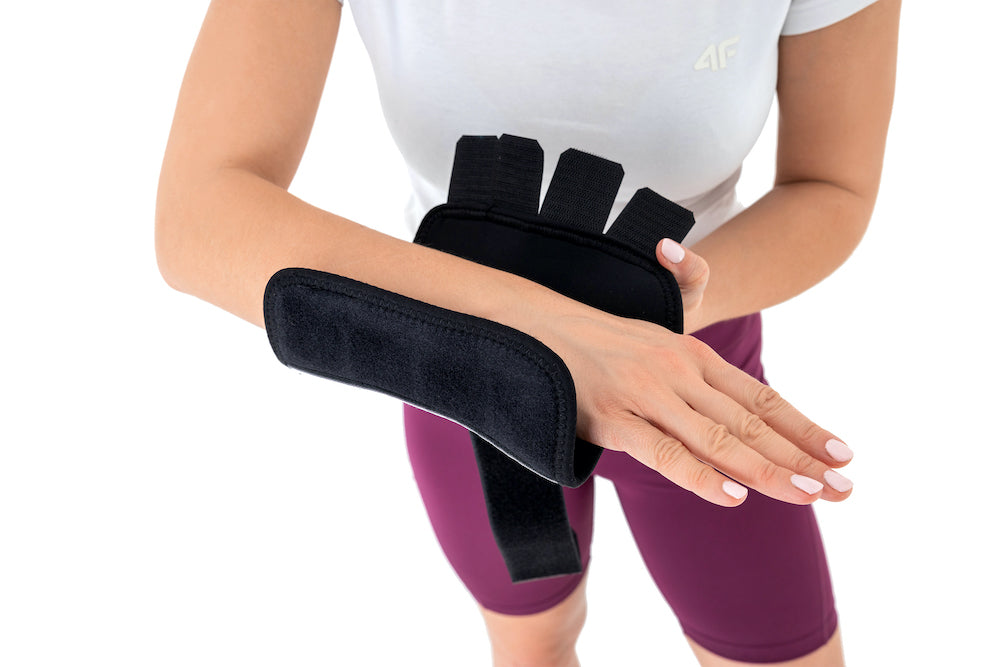 Orthèse d'immobilisation du poignet et de maintien du pouce