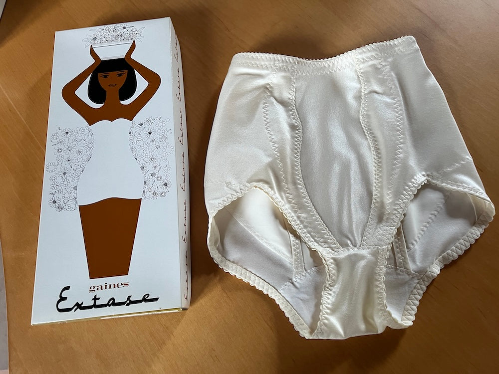 Slip-gaine de maintien abdominal Extase 502