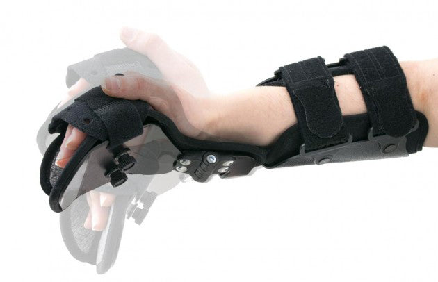 Attelle de coude articulée avec orthèse de main au repos