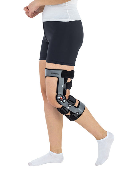 Attelle de genou articulée ROM pour traitement des atteintes du LCA