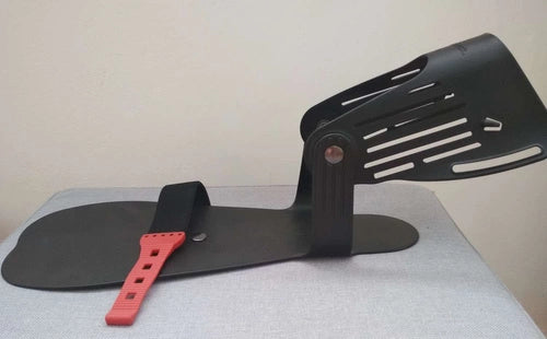 Releveur de pied dynamique articulée avec effets anti-varus ou anti-valgus