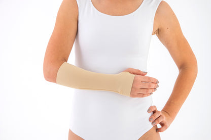 Protection tubulaire fine du poignet avec maintien léger