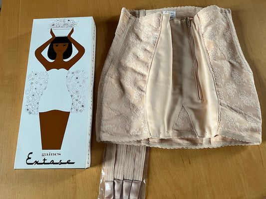 Slip-gaine de maintien abdominal Extase 127-64